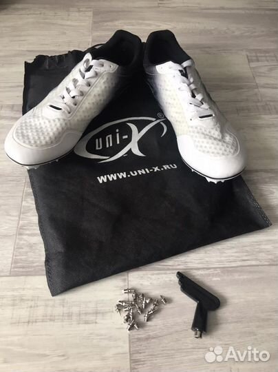 Бутсы беговые с шипами, 43 р