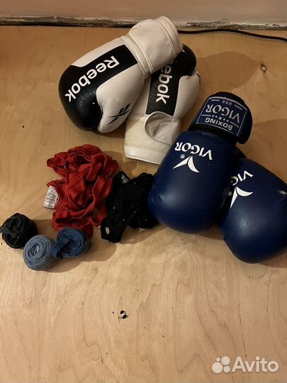 Боксерские перчатки