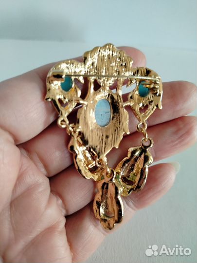 Брошь с подвесками в дворцовом стиле