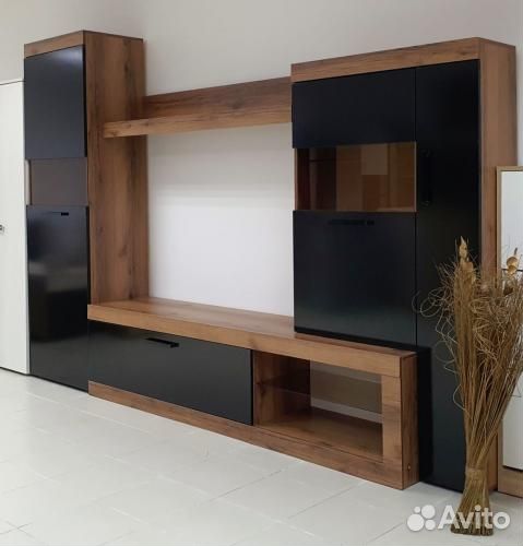 Стенка в гостиную 2,8 m