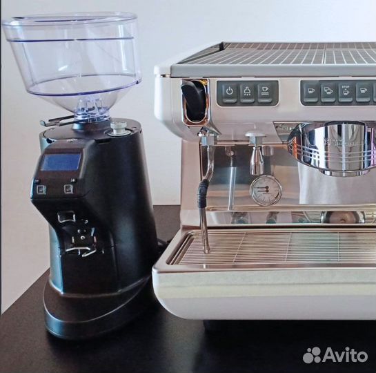 Кофемашина Nuova Simonelli Appia Life2 GRV