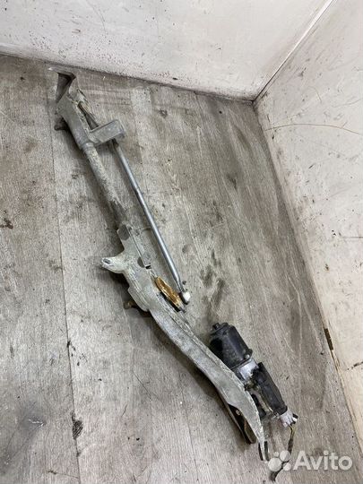 Моторчик стеклоочистителя передний Mitsubishi Lanc