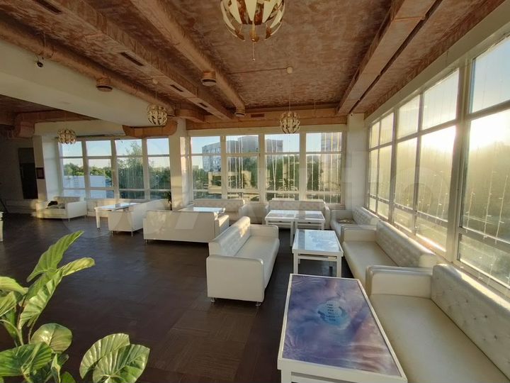 Лофт (клуб ), 168 м²