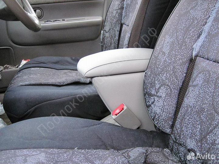 Подлокотник Мазда Демио 1 Mazda Demio 1