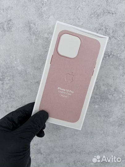 Чехолы на iPhone 16Pro