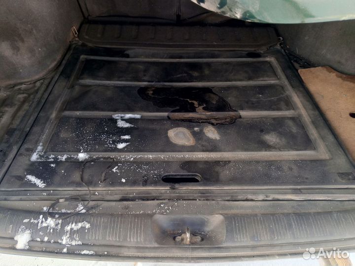 Обшивка багажника Mazda Capella