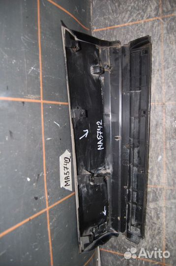 Накладка двери задней правой - Toyota RAV 4