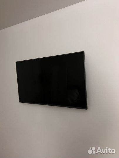 Телевизор JVC LT-43M650 smartTV 43дюйма