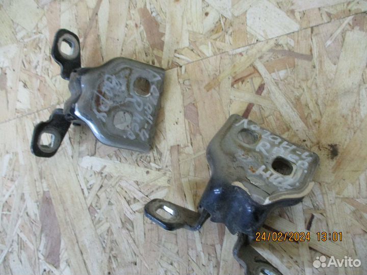 Петля двери Рено Логан