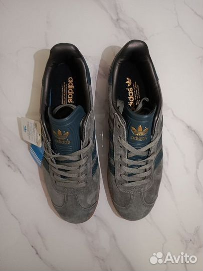 Кроссовки Adidas