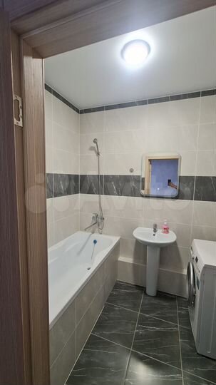 2-к. квартира, 65 м², 17/17 эт.