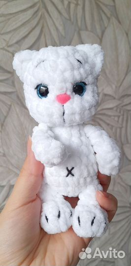 Вязаный плюшевый Котик