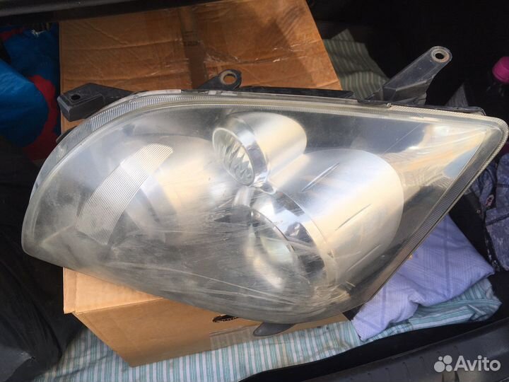 Фара передняя левая