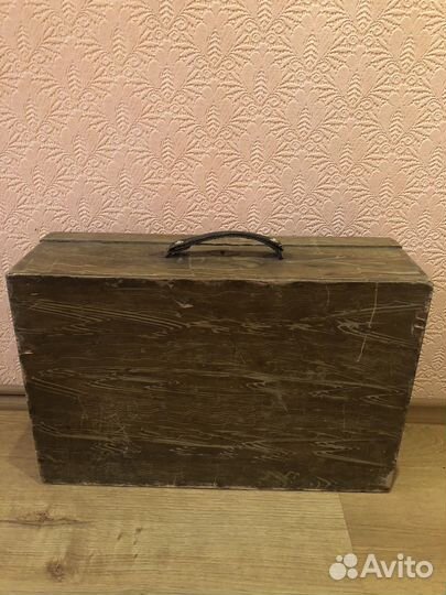 Чемодан старинный деревянный,в хорошем состоянии