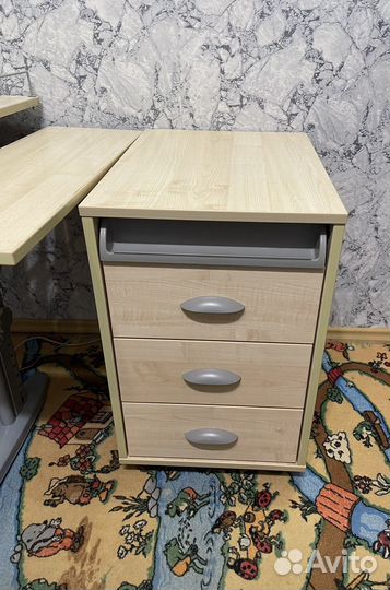 Детский стол парта