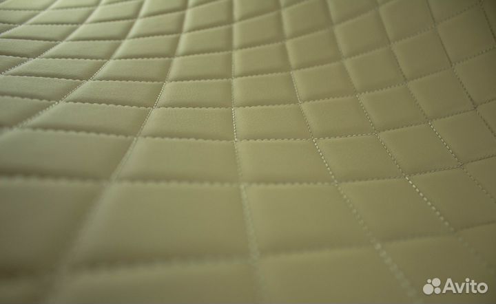 Стеганая экокожа бежевая с бежевым ромбом