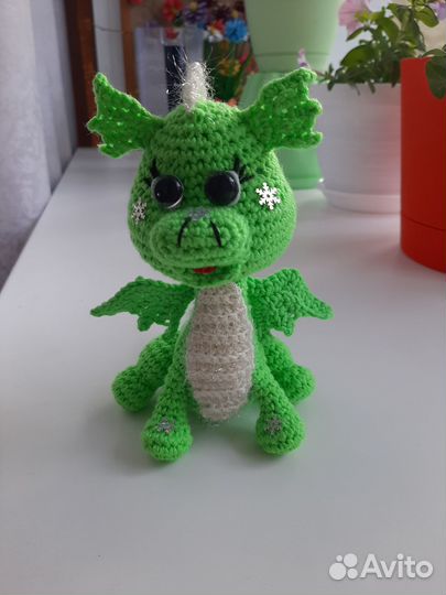 Вязаный дракончик