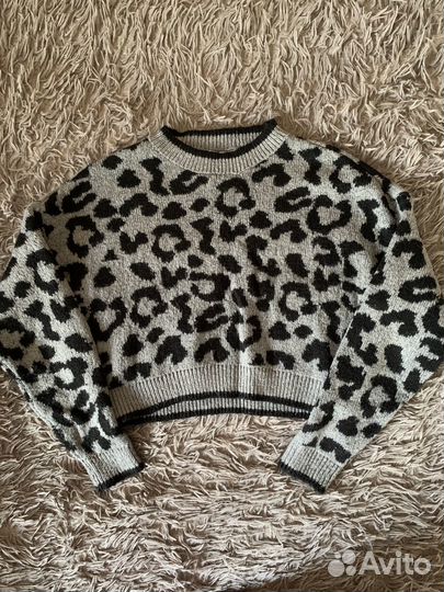 Свитер женский