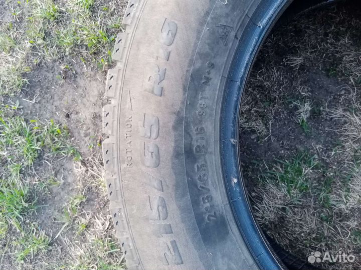 Pirelli Ice 215/65 R16