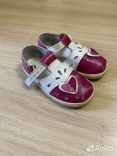 Сандалии для девочки