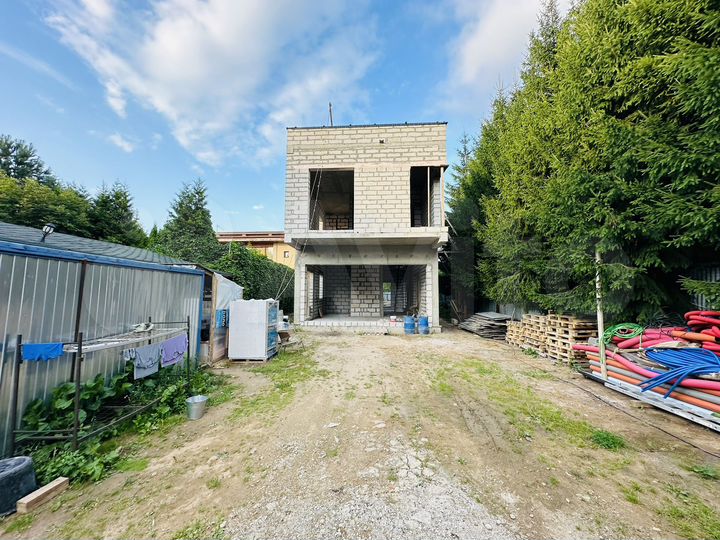 Коттедж 310 м² на участке 7 сот.