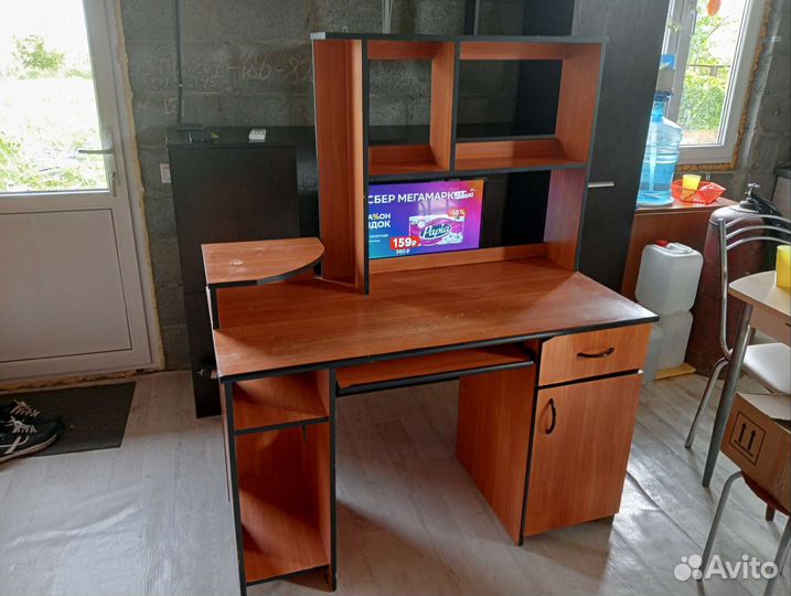 Компьютерный стол