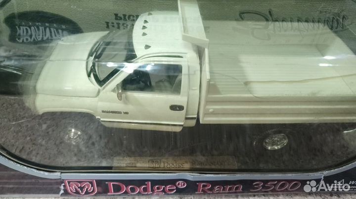 Dodge Ram 3500 1:18