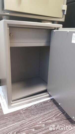 Сейф для денег и документов