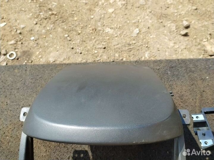 Накладка магнитолы KIA sorento 2005г. 2.5 aт