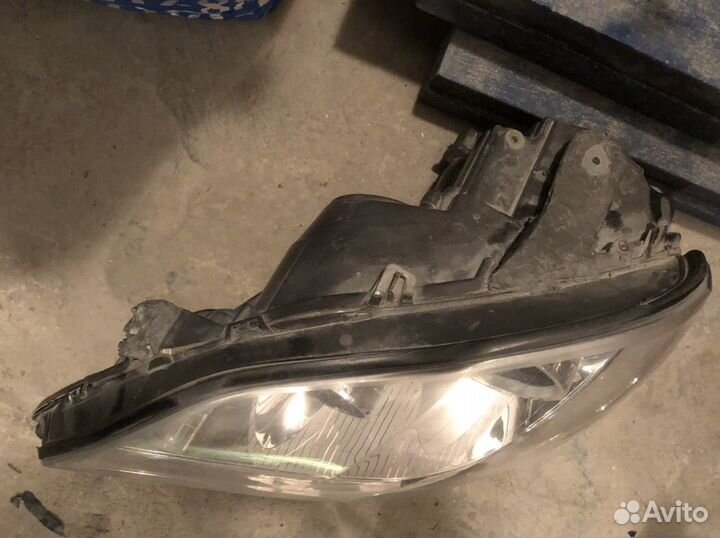 Фара передняя на GL W164