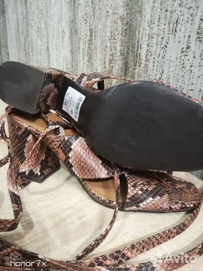 Сандалии новые Next