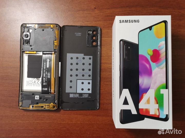 Смартфон Samsung A41