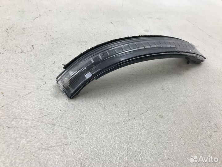 Указатель поворота правый белый Nissan X-Trail 3