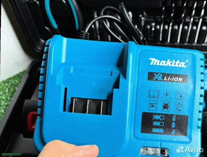 Шуруповерт Makita 26V с набором инструментов (Арт