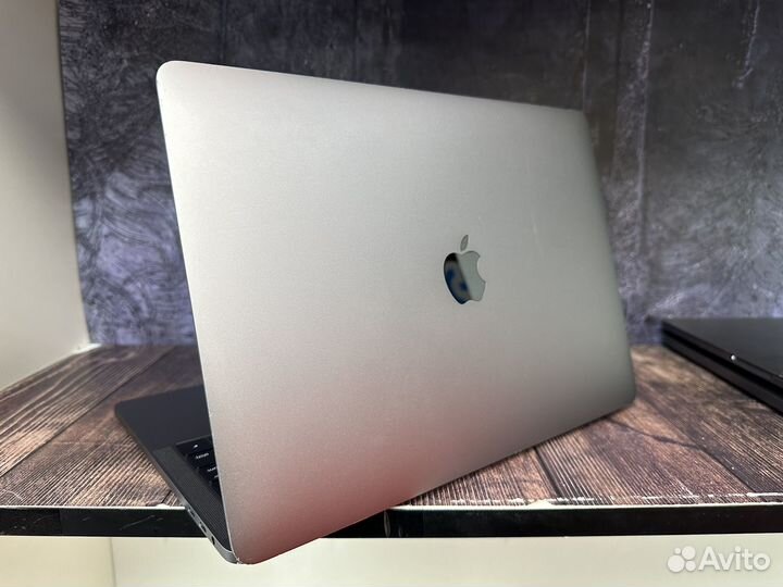MacBook Pro 13 2017 Touch Bar i5/8gb/256gb