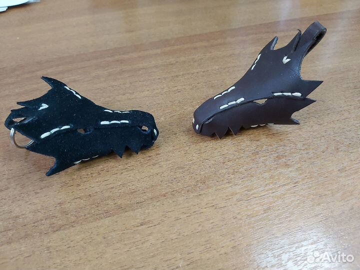 Брелок подвеска в авто дракон