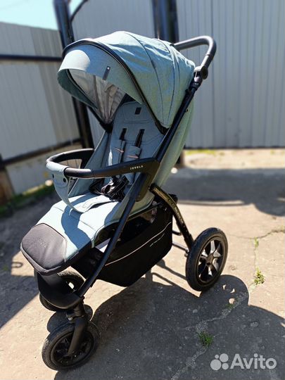 Прогулочная коляска