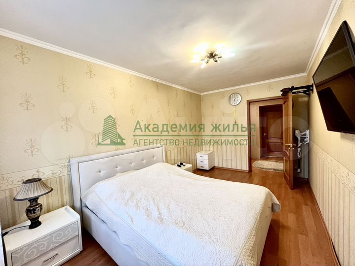 3-к. квартира, 92 м², 2/10 эт.