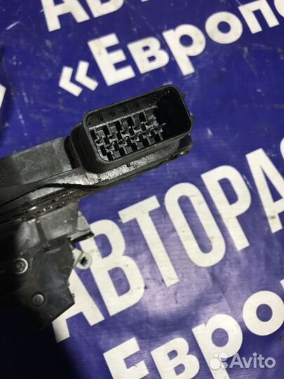 Замок двери Land Rover Freelander 2