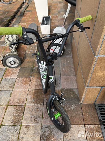 Трюковой самокат mongoose