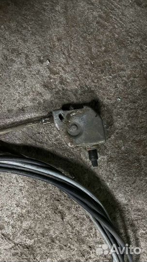 Трос багажника carina e