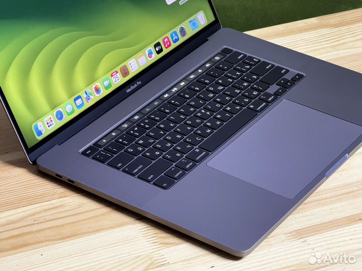 Выпуск 2020, RU клавиатура, MacBook Pro 16 A2141