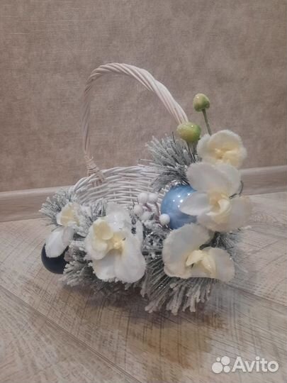 Корзина плетеная подарочная