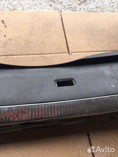 Обшивка багажника Volkswagen Phaeton (1831)