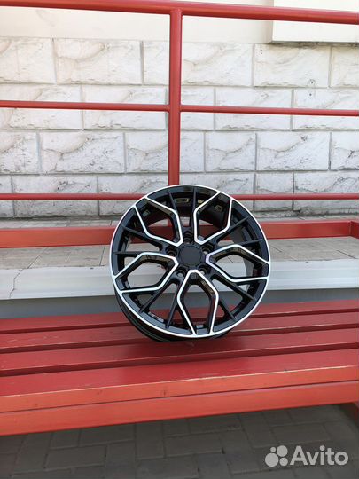 Литые Диски R17 7.0 5*112 ET43 d57.1