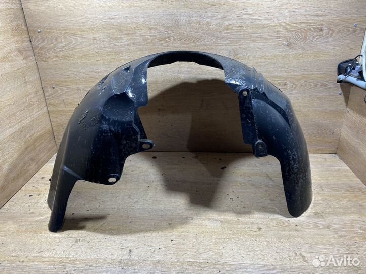 Подкрылок передний левый Ford Focus 1 170427