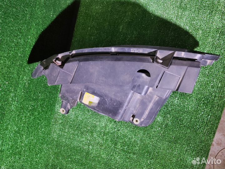 Корпус фары левый Range Rover 3 05-09