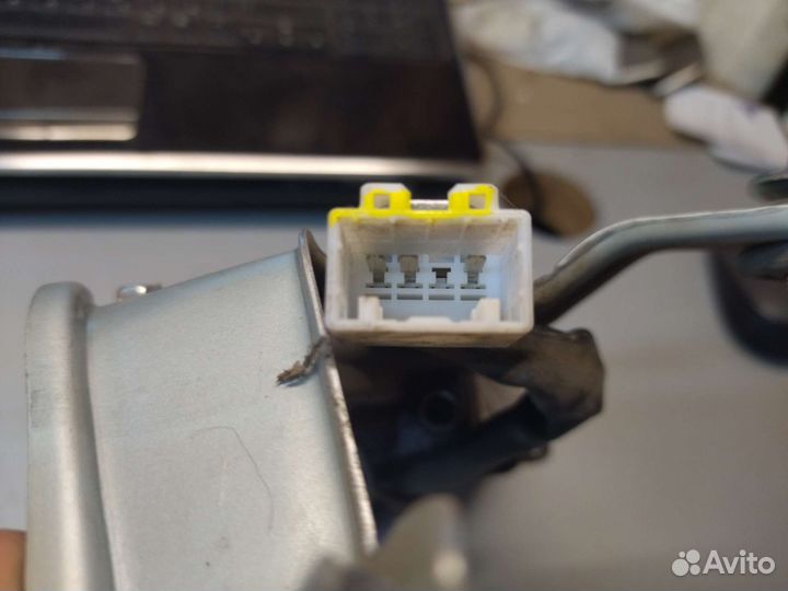 Мотор заднего стеклоочистителя Rio 3