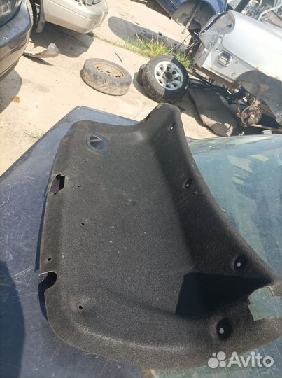 Обшивка крышки багажника Renault Fluence