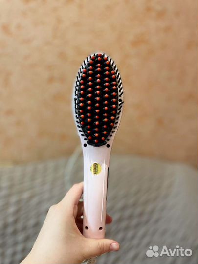 Расческа-выпрямитель в отличном состоянии